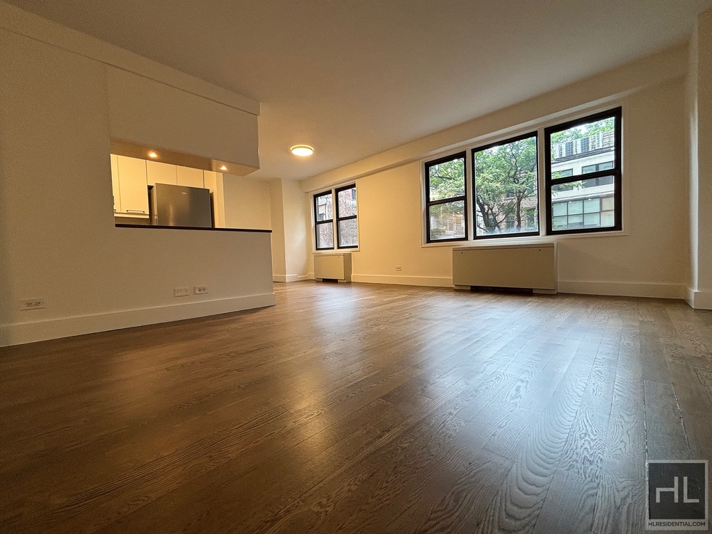 East 63 Street - Photo 2