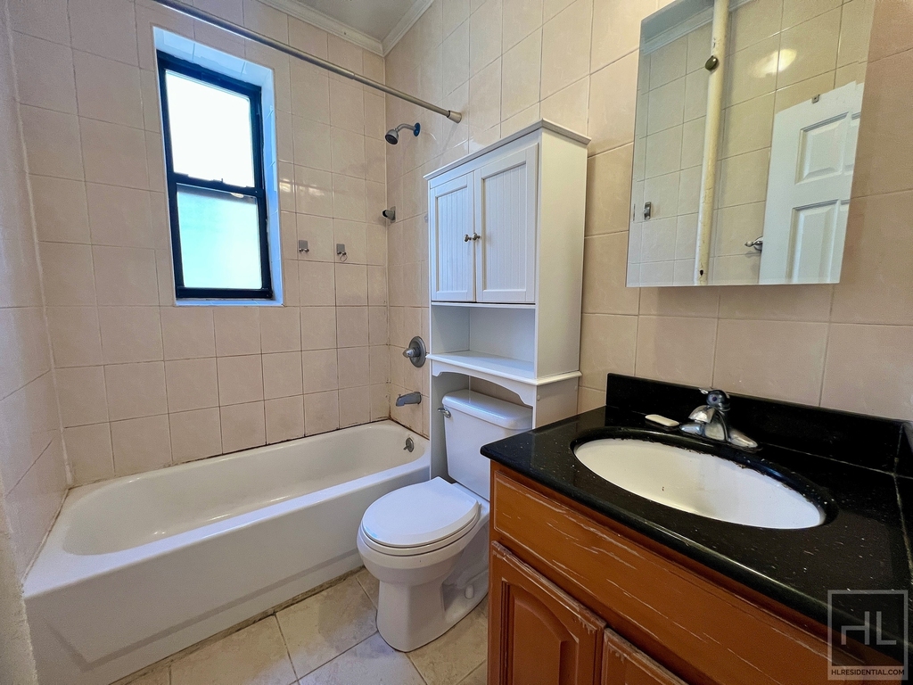 35-25 Crescent Street - Photo 4