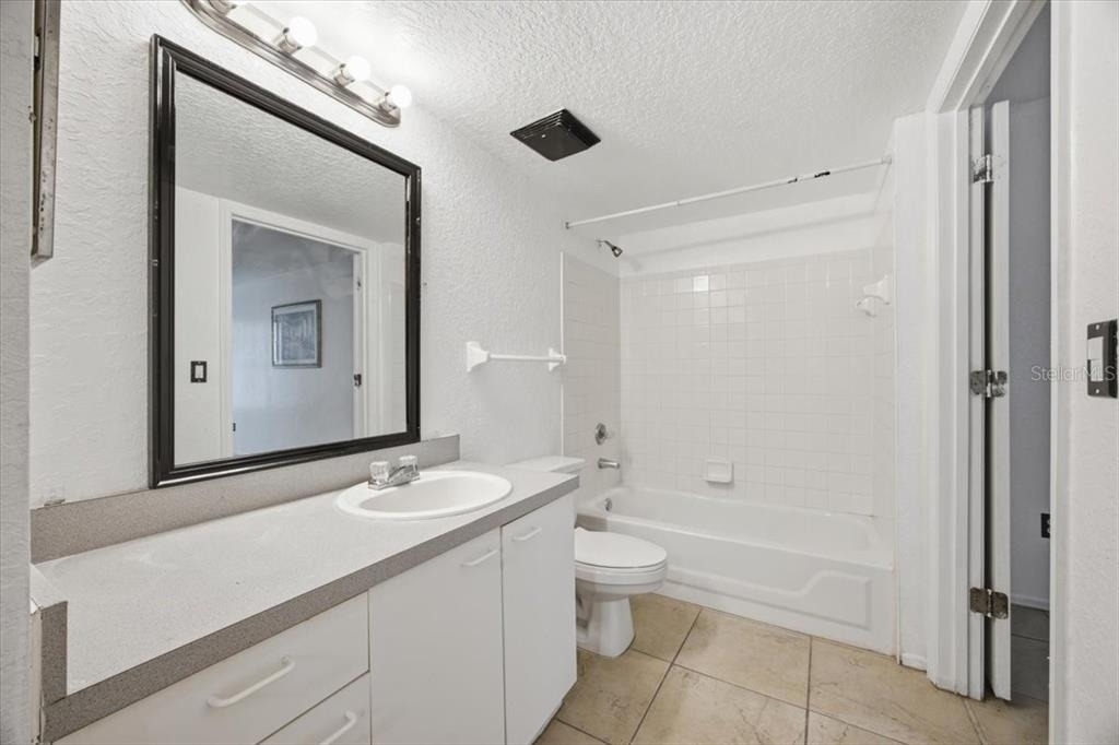 1602 Columbia Arms Circle - Photo 3