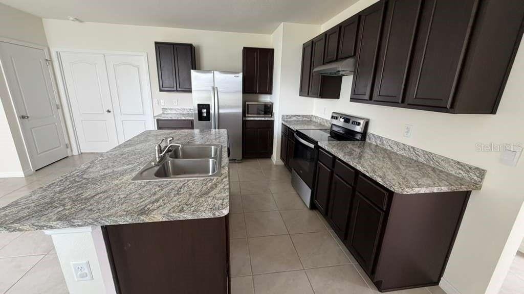 1511 Catbriar Way - Photo 5