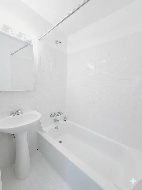 217 East 29th Street - Photo 3