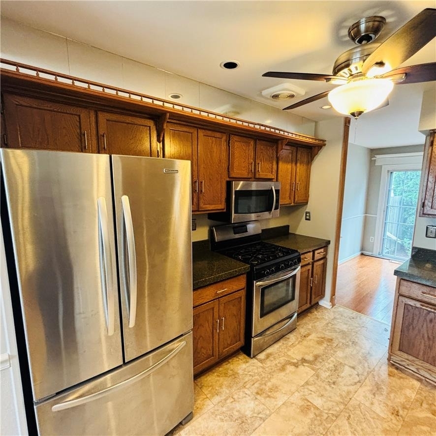 2427 Linksman Lane - Photo 9