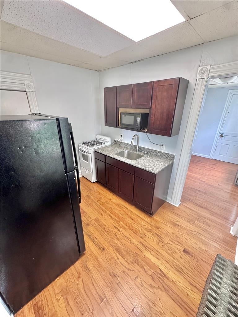 501 W Allen Street - Photo 2
