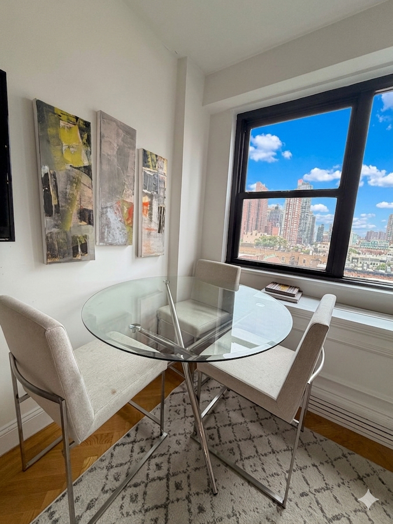 315 East 86th Street - Photo 2