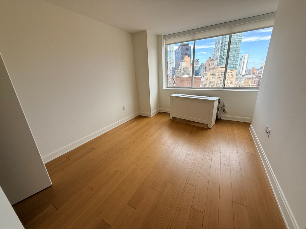 54th St & 1st Ave - Photo 6