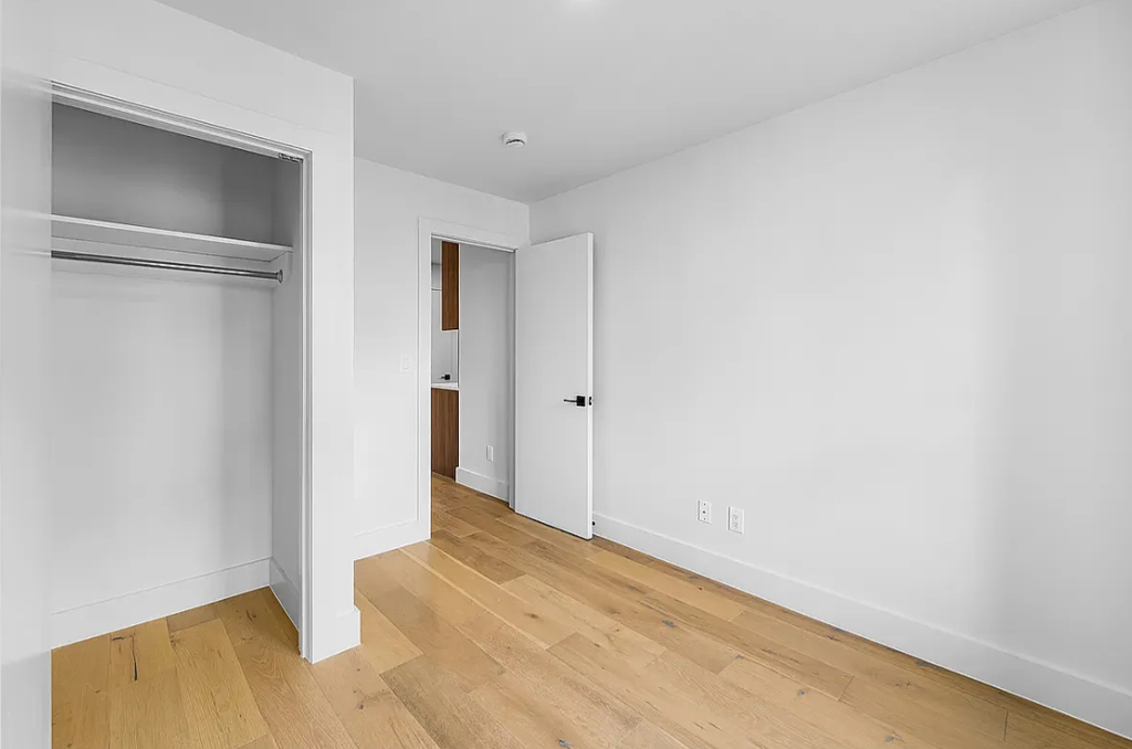 236 West 15th Street - Photo 5