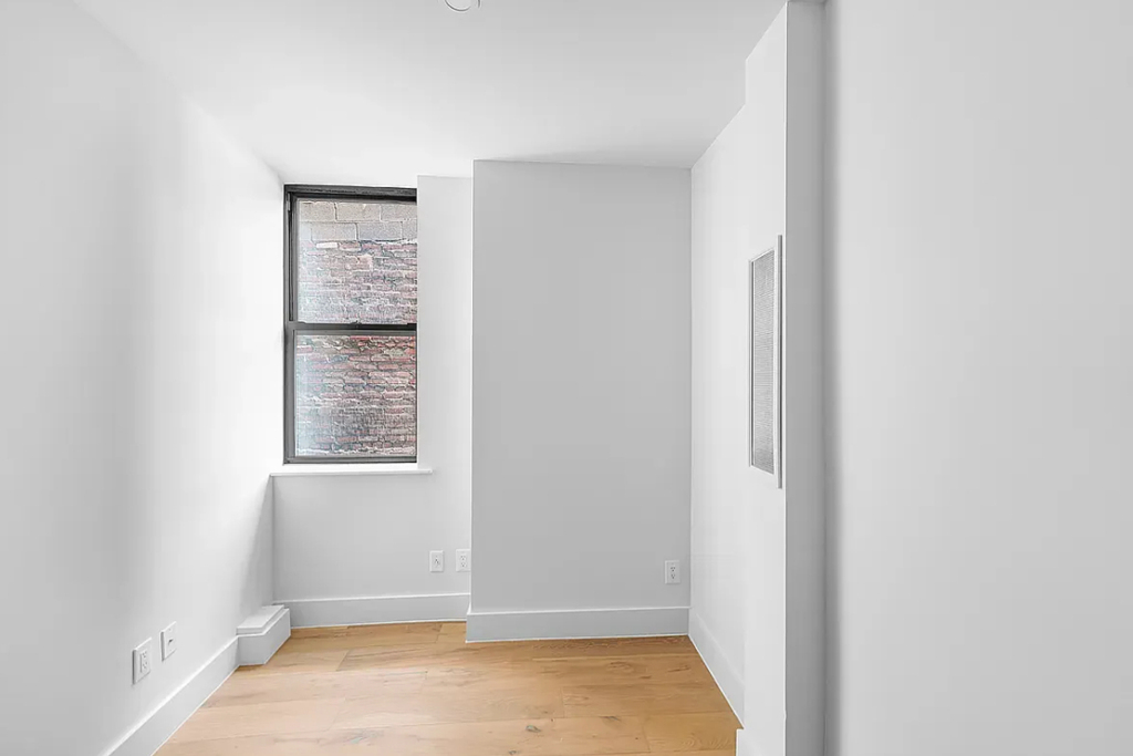 236 West 15th Street - Photo 6