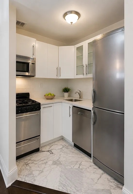 322 West 14th Street - Photo 2