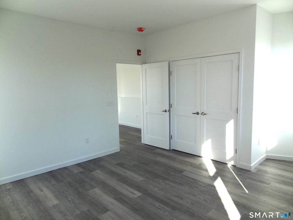 2806 Fairfield Avenue - Photo 6