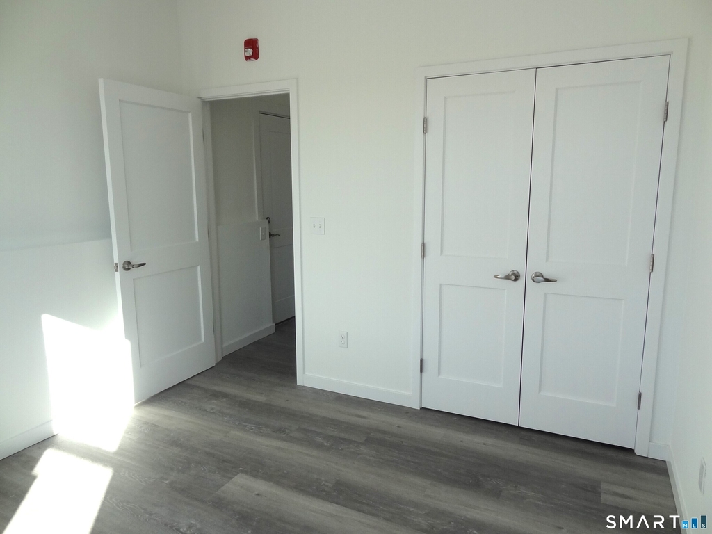 2806 Fairfield Avenue - Photo 8
