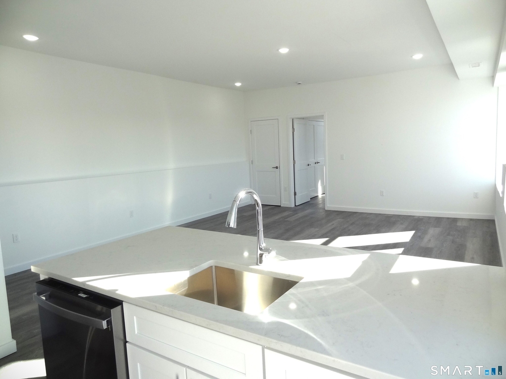 2806 Fairfield Avenue - Photo 4