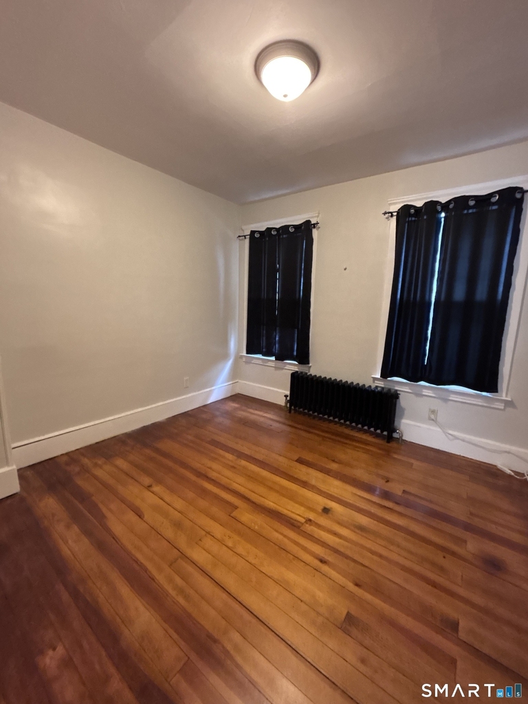 86 Hinman Street - Photo 2