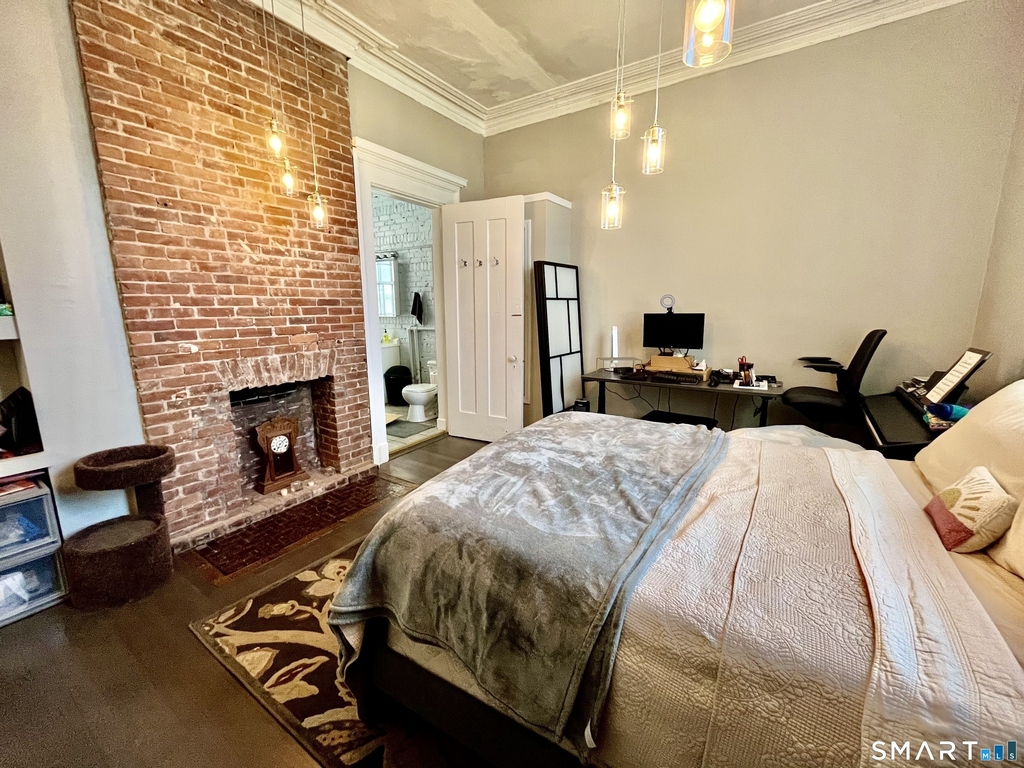 546 Chapel Street - Photo 0