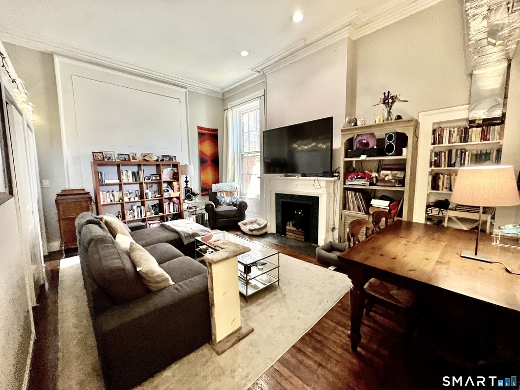 546 Chapel Street - Photo 2