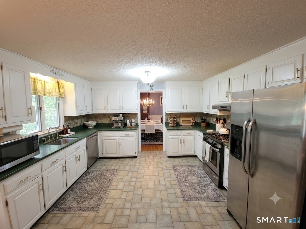 51 Riverside Drive - Photo 13