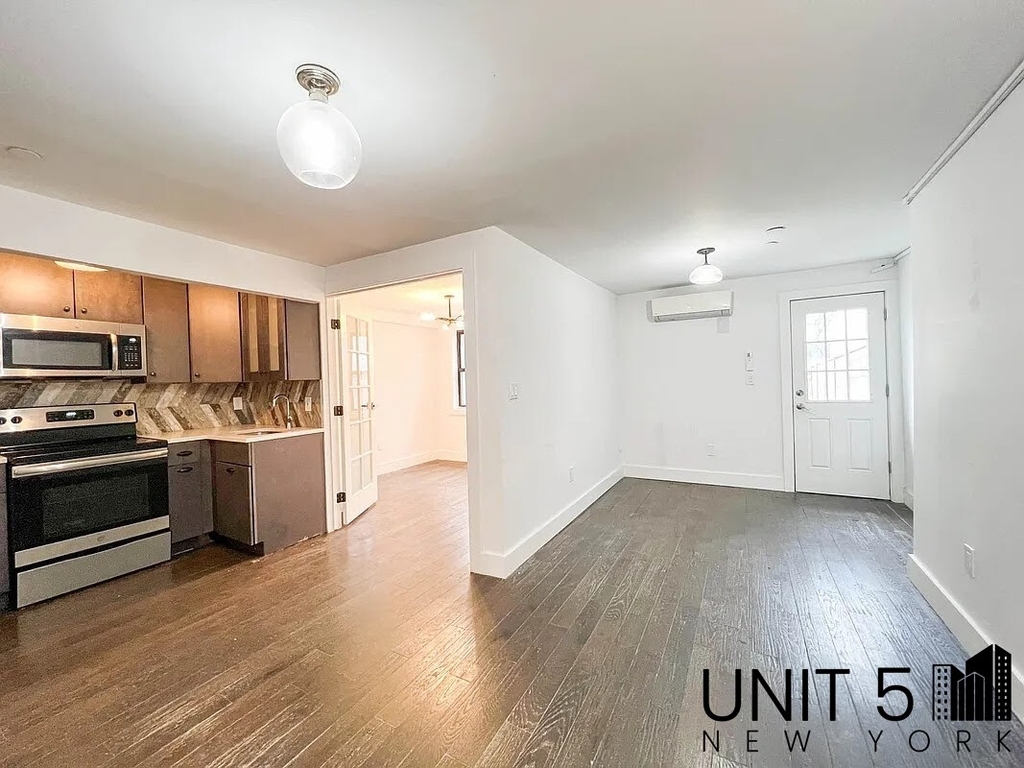 1114 Halsey Street - Photo 2