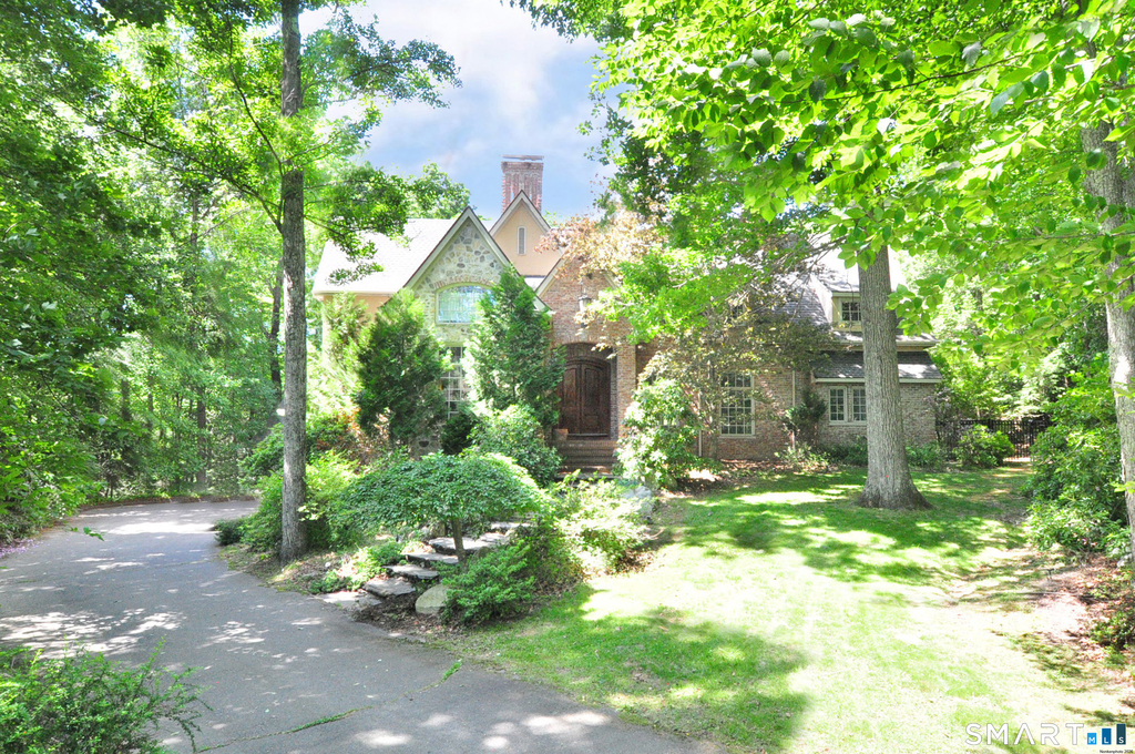 22 Thronebrook Road - Photo 1