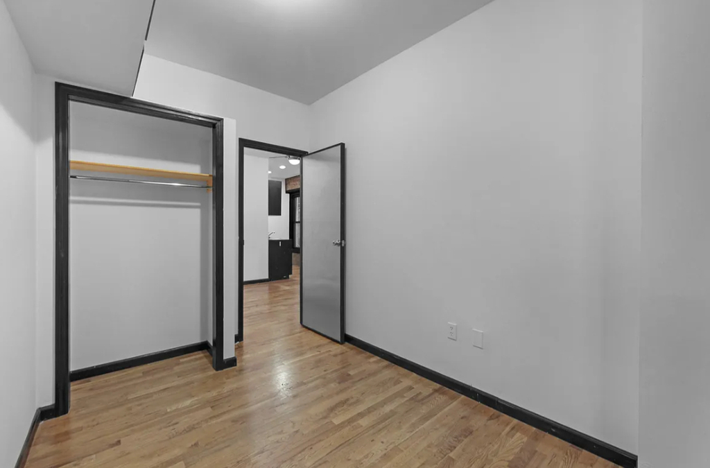 346 East 13th Street - Photo 5