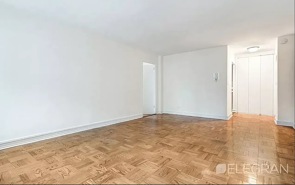 888 8th Avenue - Photo 1