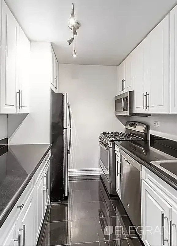 888 8th Avenue - Photo 3