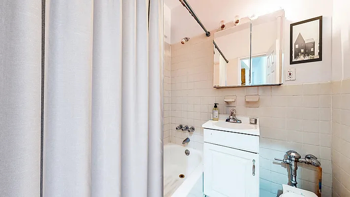 304 East 90th Street - Photo 2