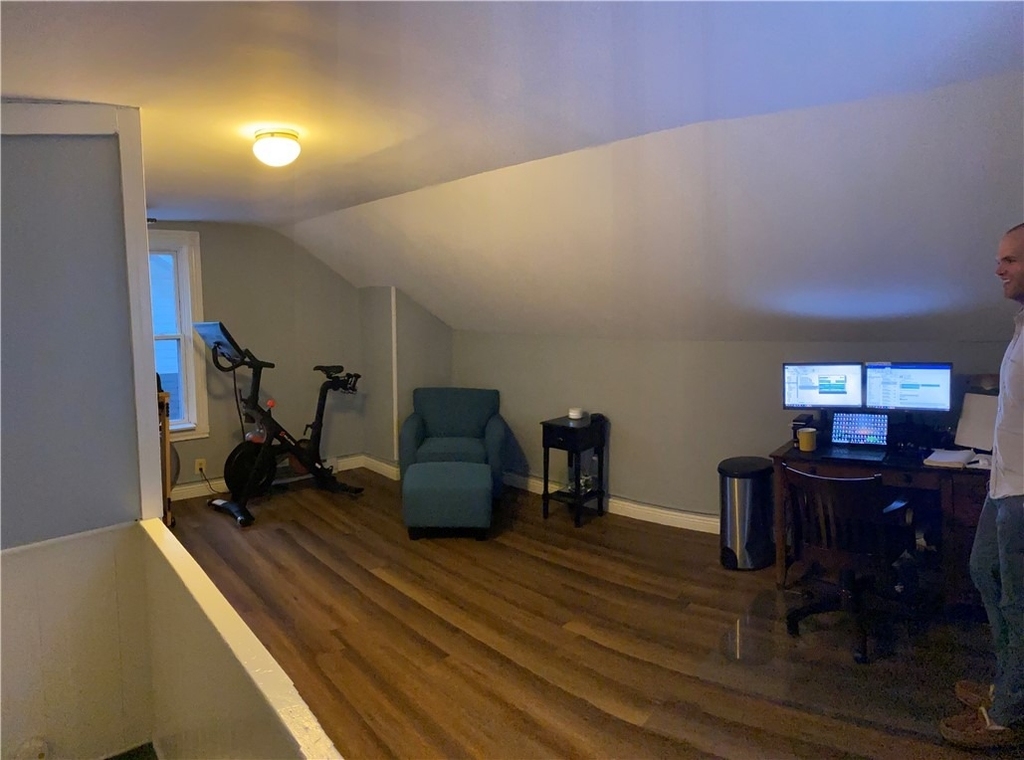 221 Ulysses St - Photo 10