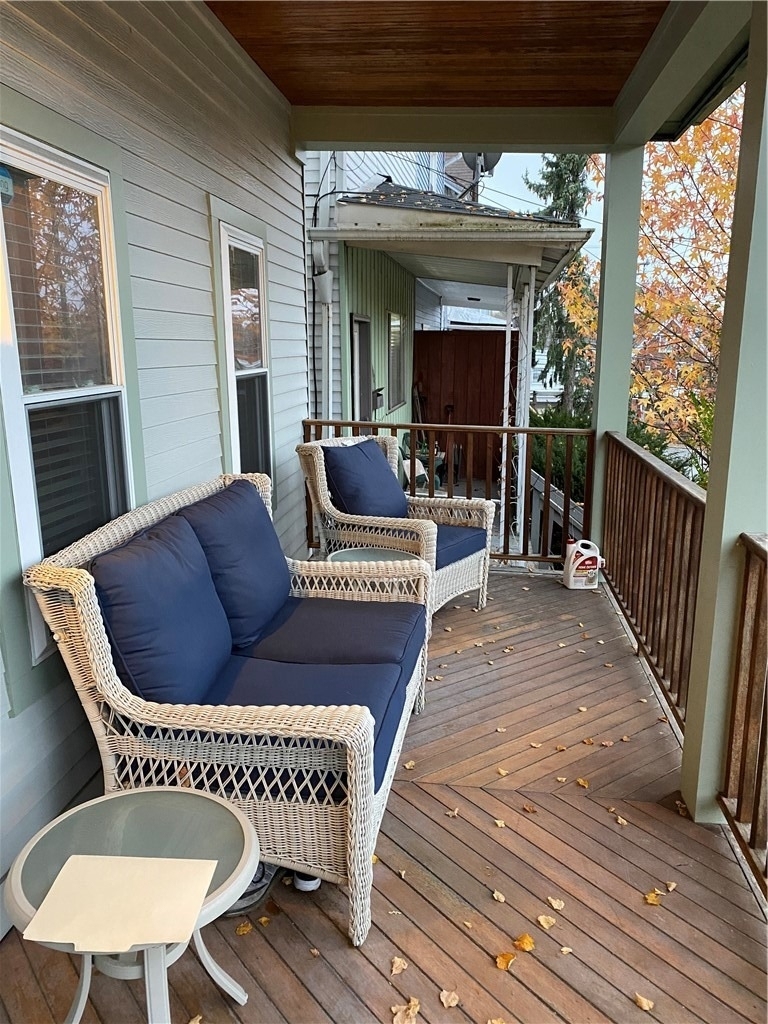 221 Ulysses St - Photo 1
