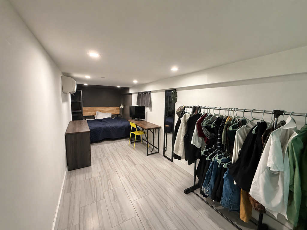 323 Woodbine Street - Photo 2