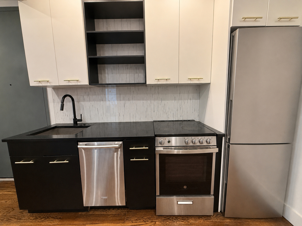 323 Woodbine Street - Photo 6