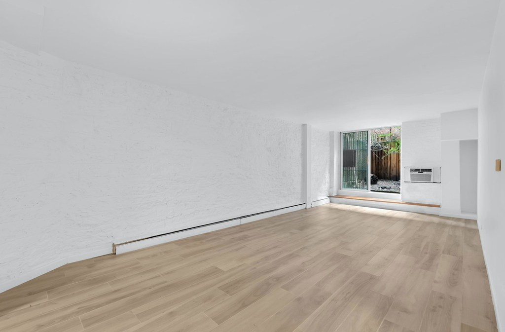 East 95th Street - Photo 2