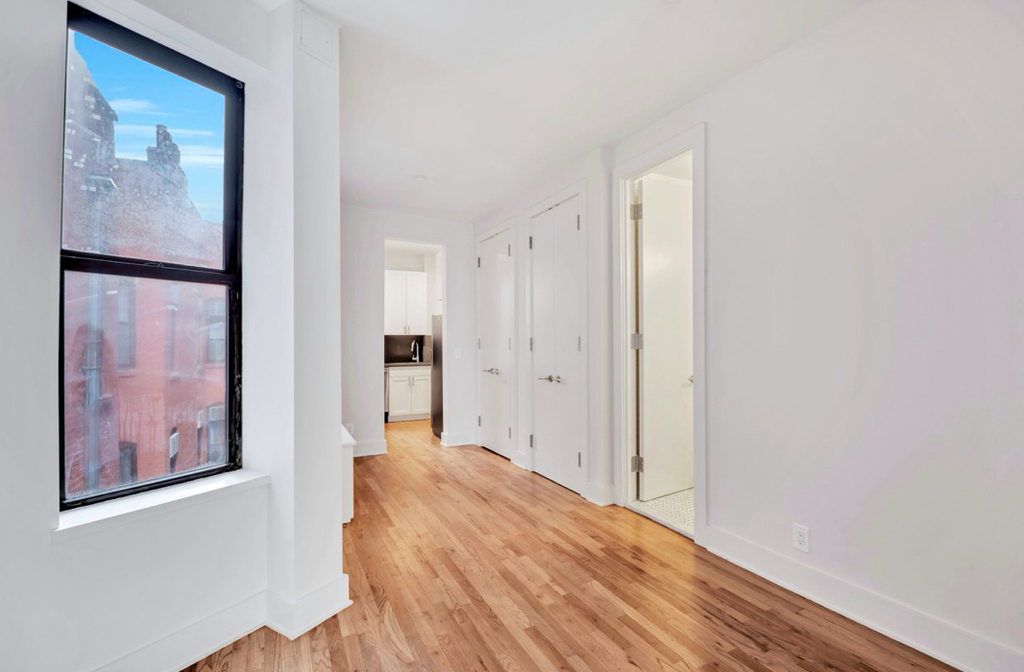 West 45th Street - Photo 2