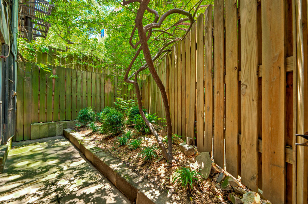 East 95th Street - Photo 5