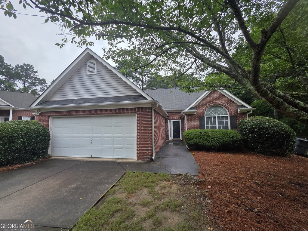 120 Cloverwood Drive - Photo 0