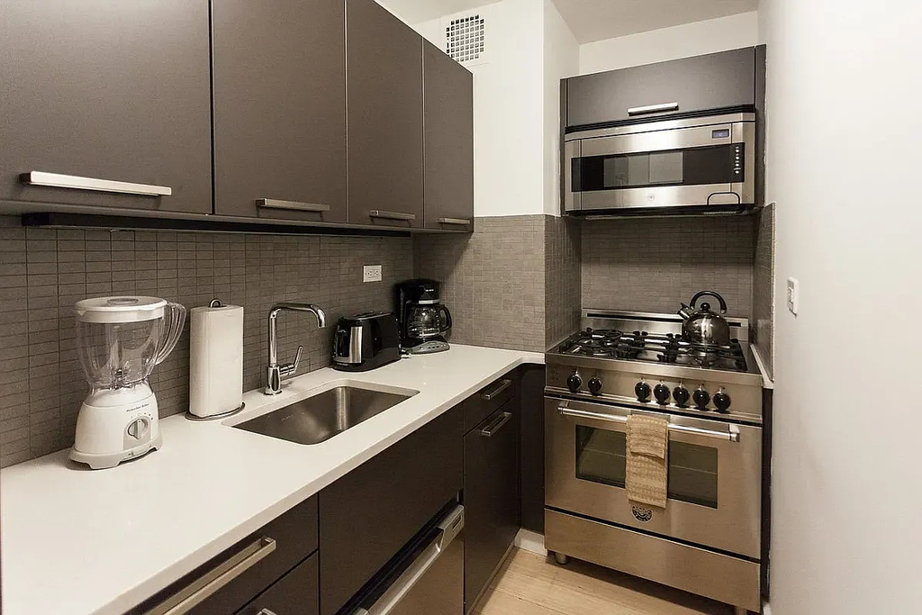  East 39th Street - Photo 3