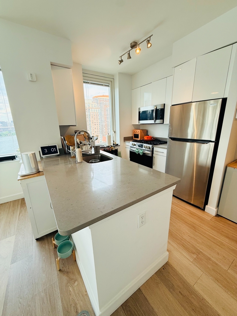 5203 Center Boulevard - Photo 9