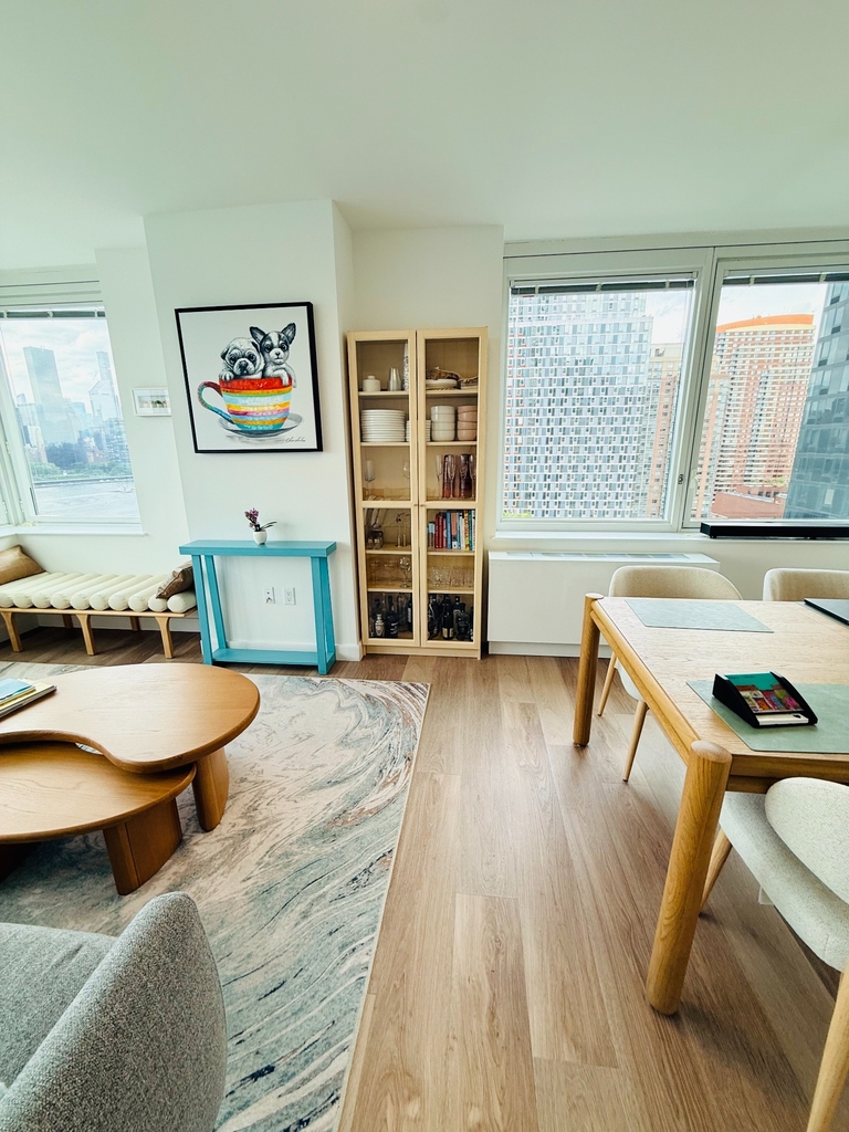 5203 Center Boulevard - Photo 3
