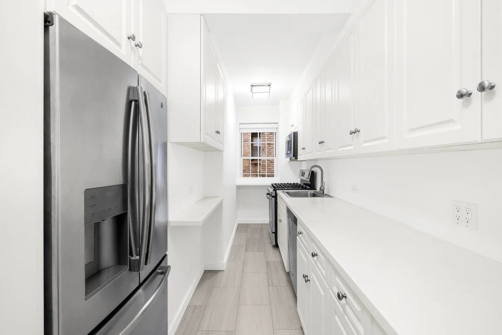 west 86th street and columbus avenue - Photo 1
