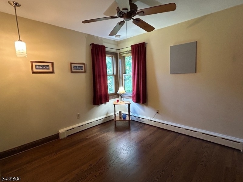 411 Sussex St - Photo 8