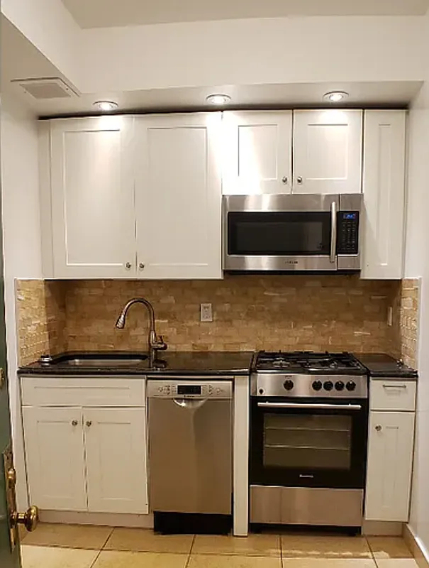352 East 89th Street - Photo 3