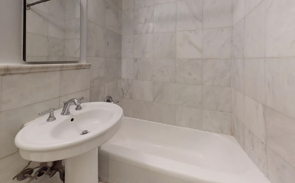 338 East 70th Street - Photo 9