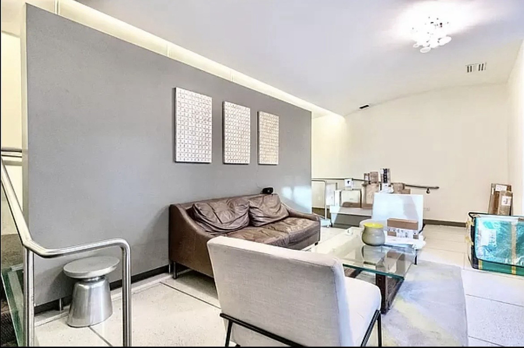 330 East 46th Street - Photo 2