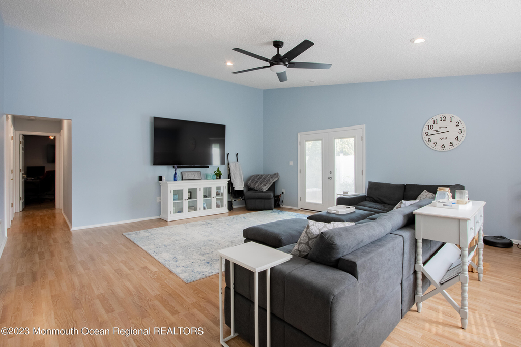 49 Williamsburg Drive - Photo 6