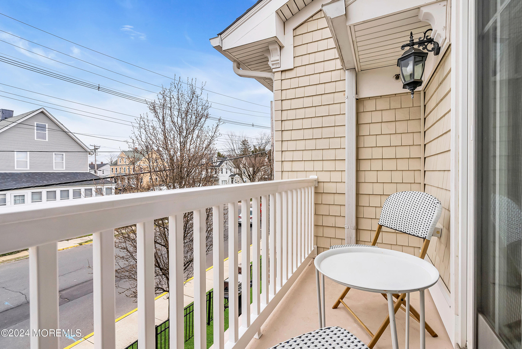 564 Sairs Avenue - Photo 19