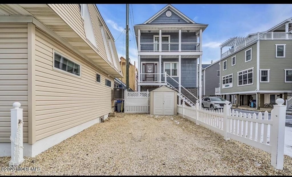 125 Throssell Road - Photo 1