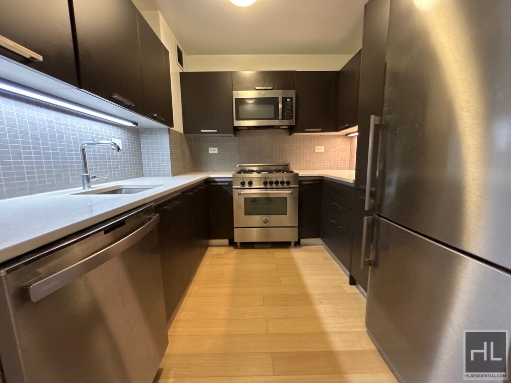 East 39th Street - Photo 1