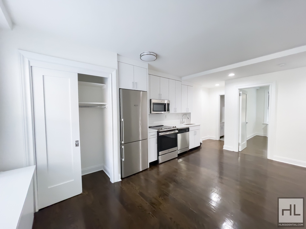 East 37 Street - Photo 1