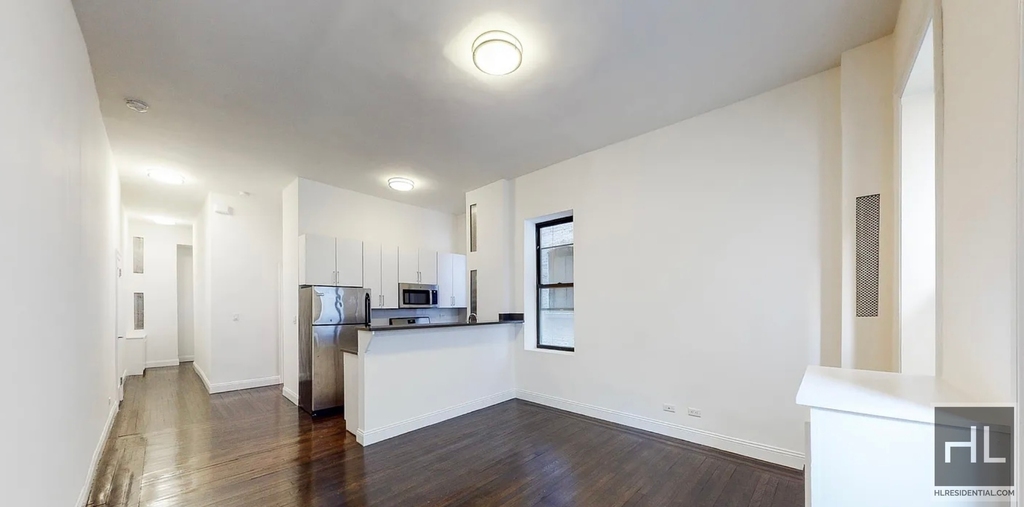 East 91 Street - Photo 0