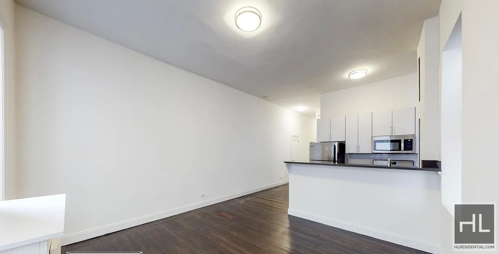East 91 Street - Photo 1