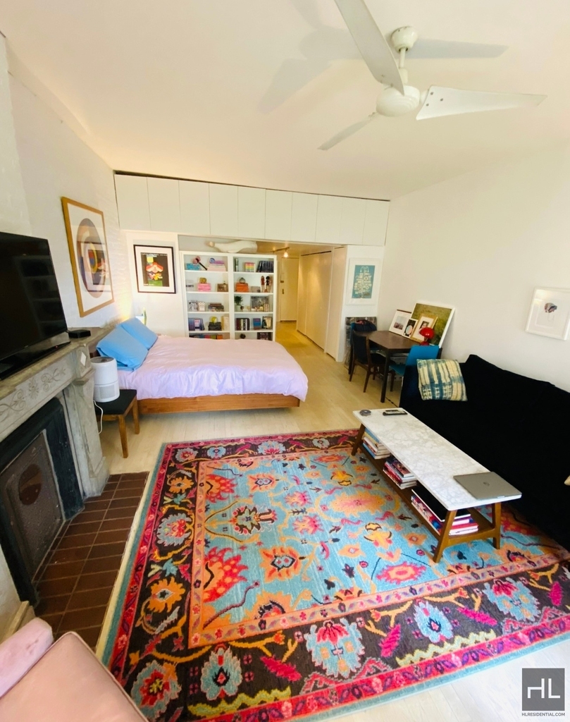 455 West 43 Street - Photo 1