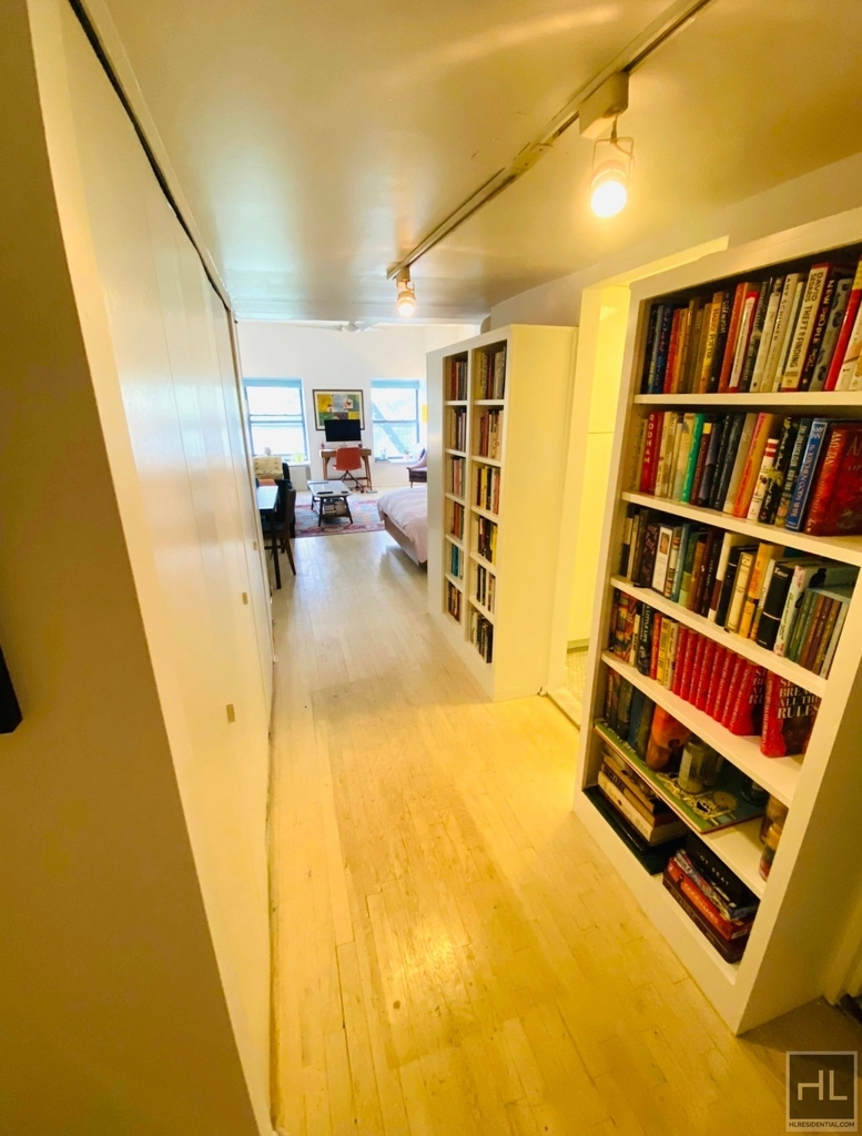 455 West 43 Street - Photo 5